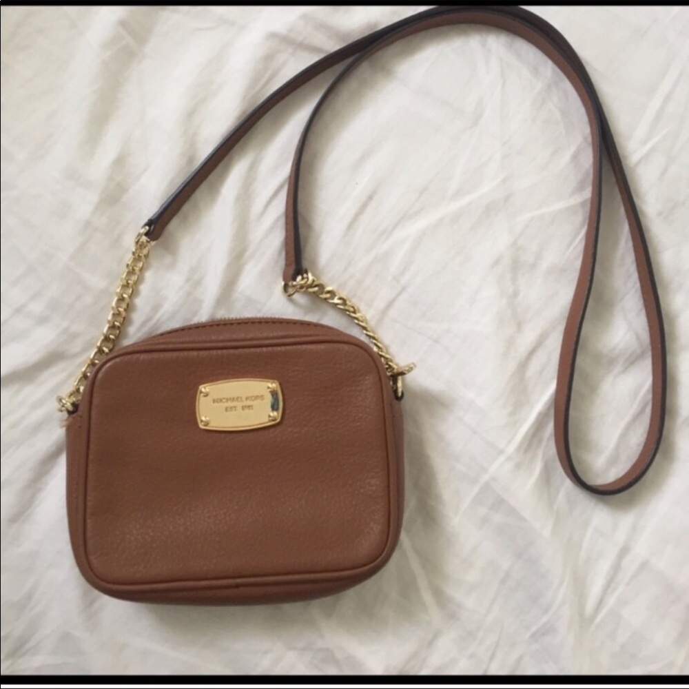 Michael kors crossbody